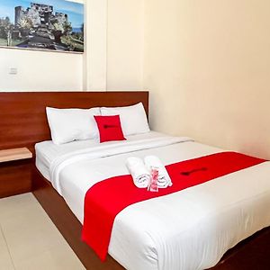 Reddoorz Plus @ Grand Tabona Hotel Ternate